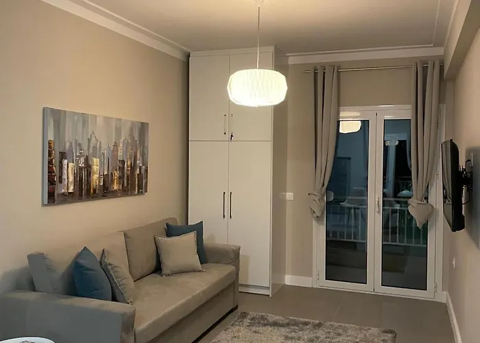 Cubes アパート ルートラキ